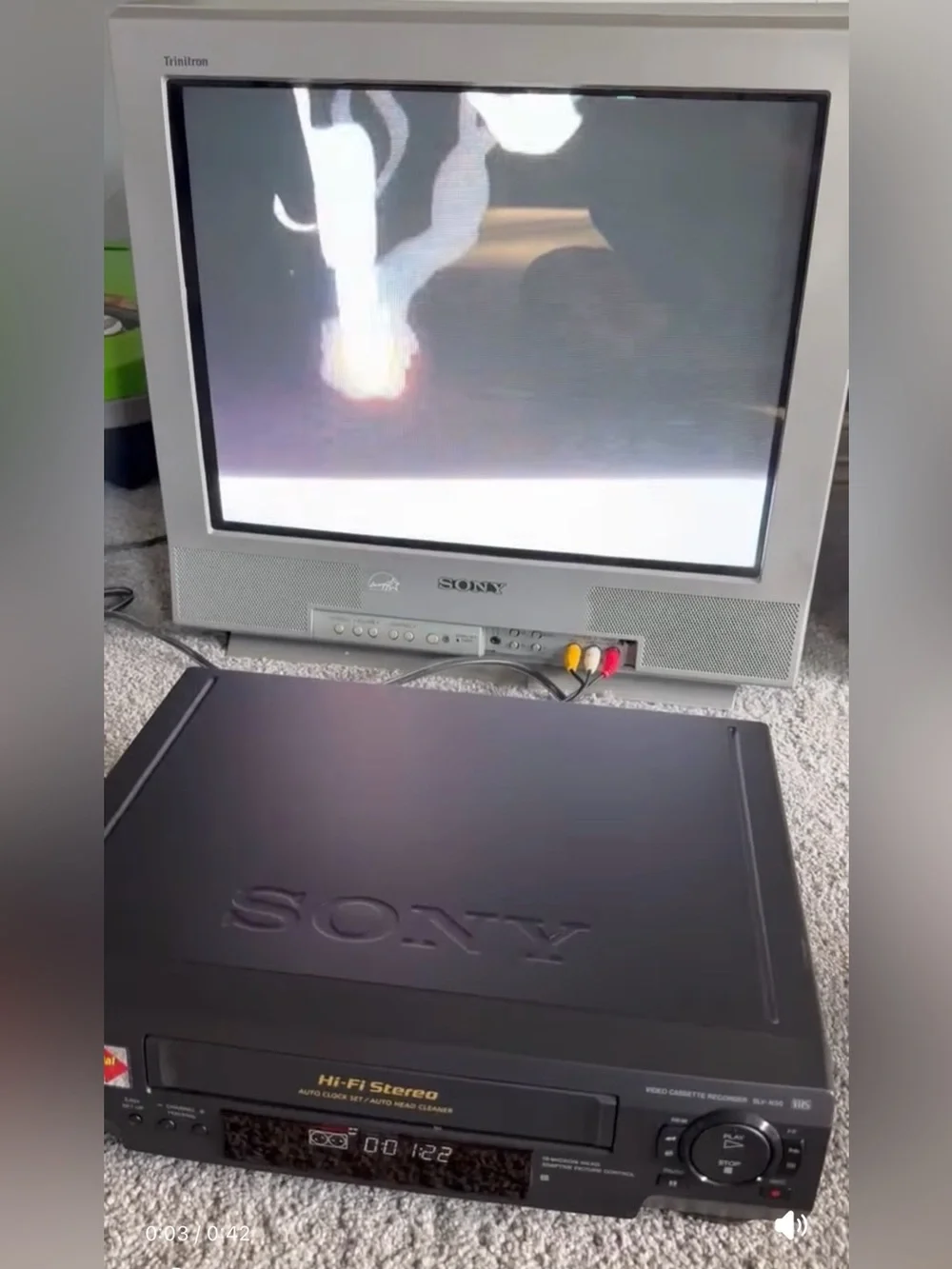 Sony SLV-N50 4-Head Hi-Fi Stereo VHS Video Cassette Recorder with remote